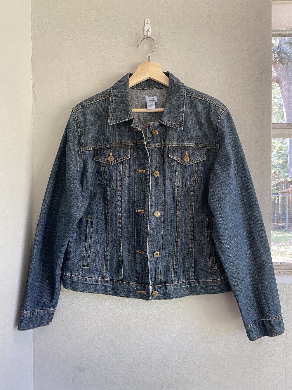 G.H. Bass Women's Vintage Denim Trucker Jacket Blue XL
